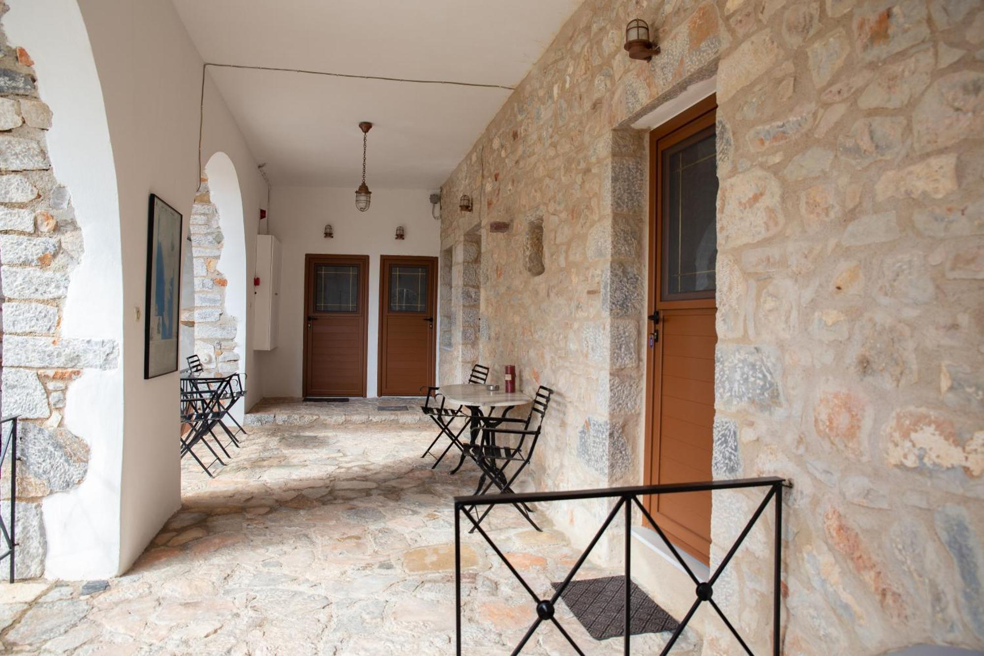 Traditional House Alepis In Areopolis Extérieur photo