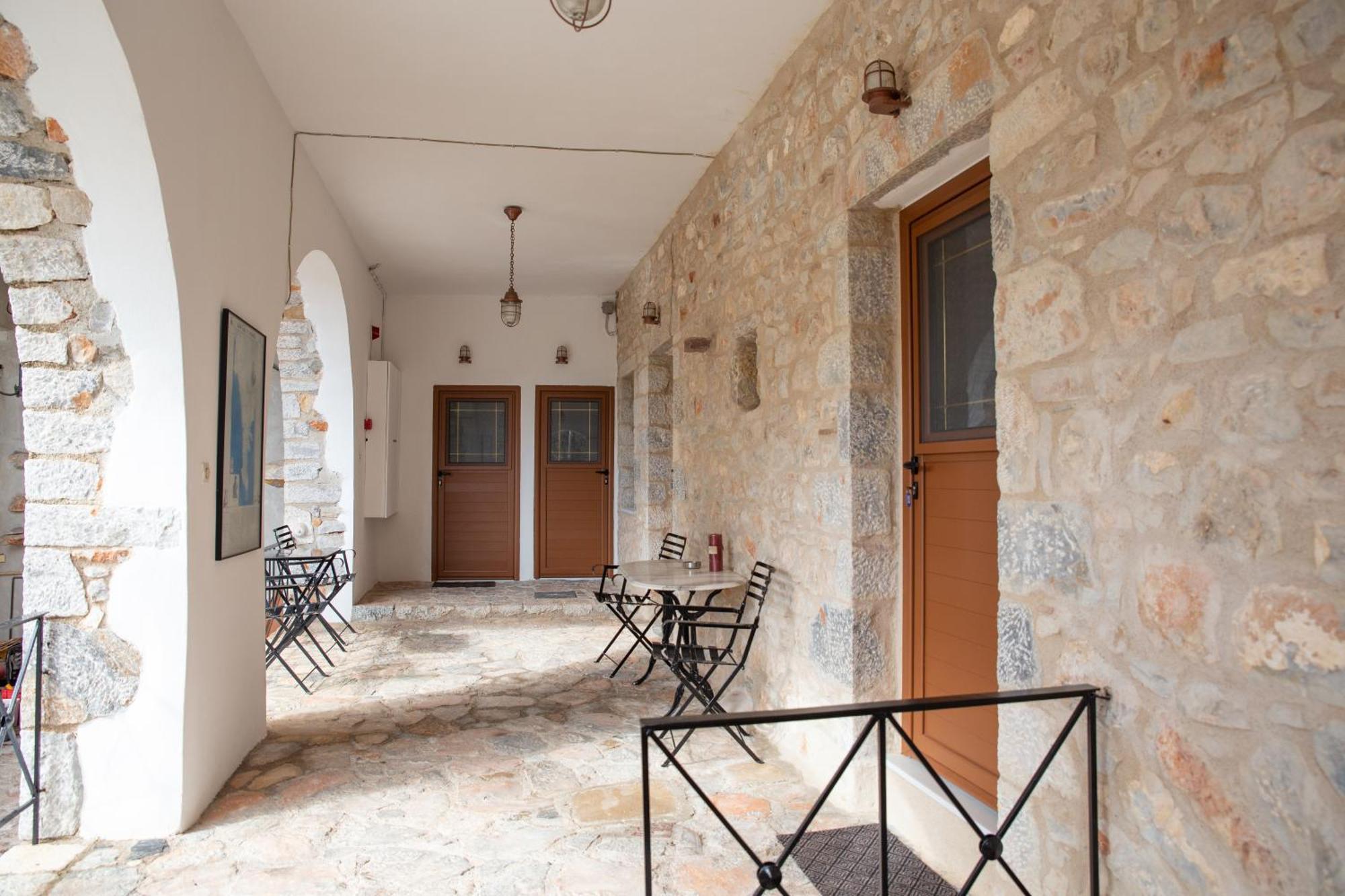 Traditional House Alepis In Areopolis Extérieur photo
