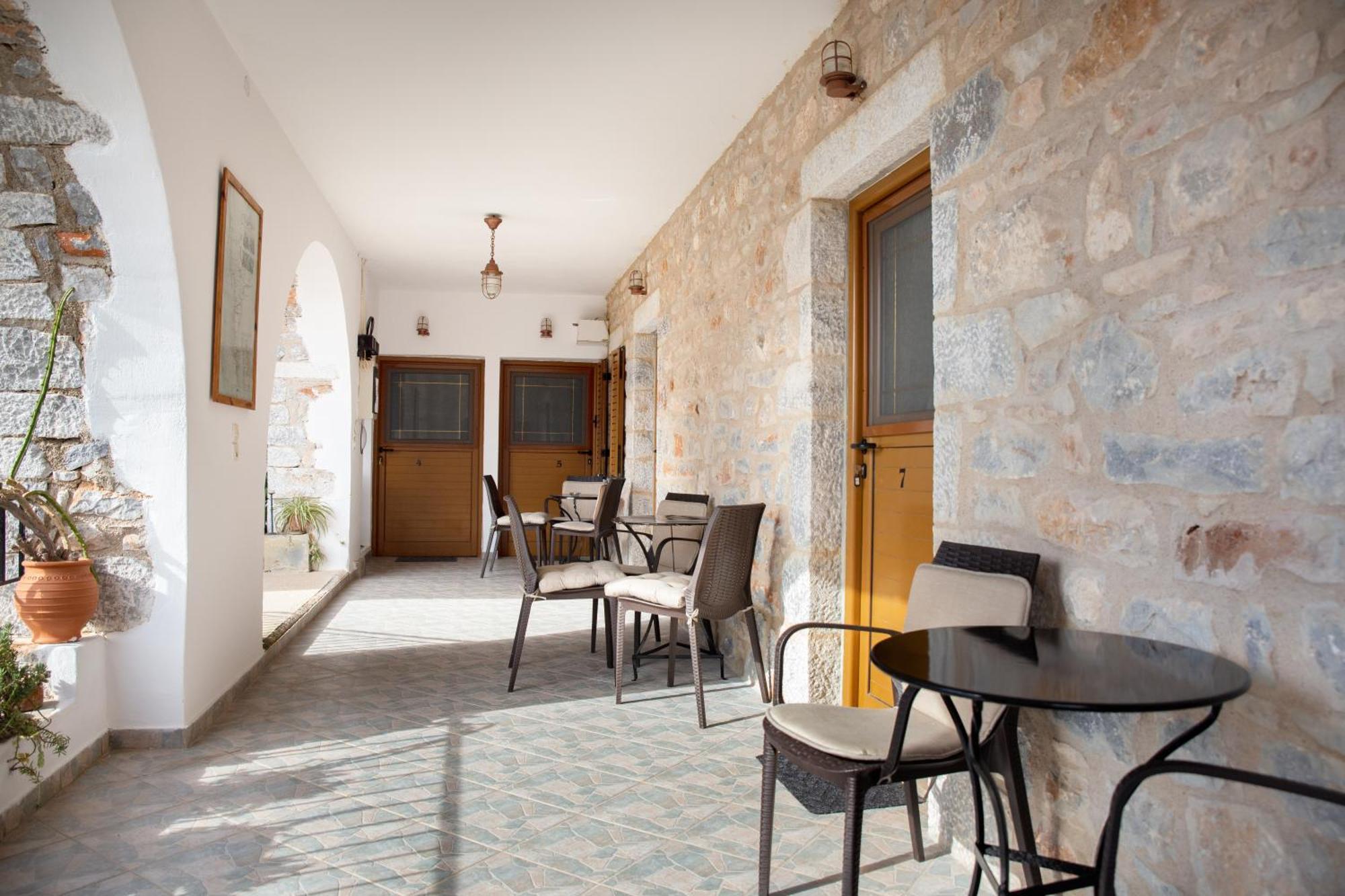 Traditional House Alepis In Areopolis Extérieur photo