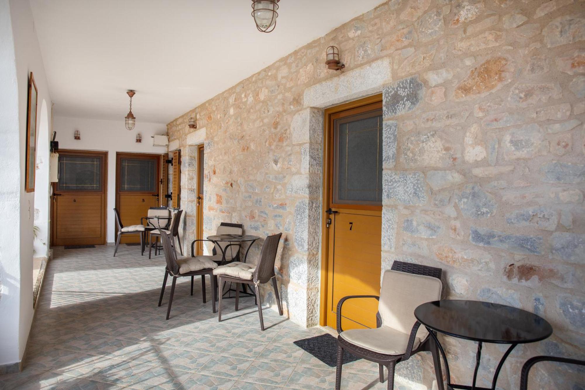 Traditional House Alepis In Areopolis Extérieur photo